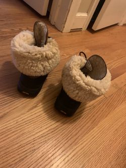 Men’s UGG Boots Size 9