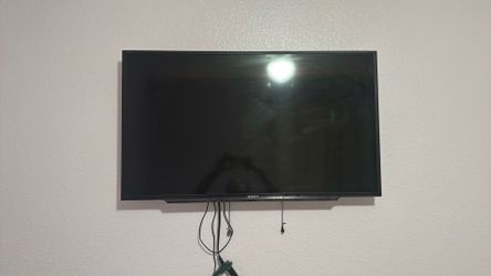 40” TV