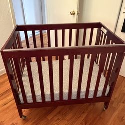 Mini Crib With Organic Mattress 