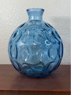 This Vintage Sapphire Blue Thumb Print Glass Round Flower Vase