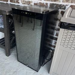 Ivation 18 Bottle Compressor Win Cooler Fridge  