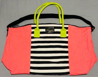 Victoria Secret Duffle Bag $20