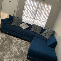 Couch (blue) 