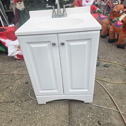 Price Is Firm.. Beautiful White 25x19 Bathroom Vanity Sink