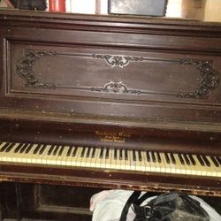 Old Piano 