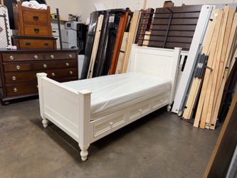 twin bed $270