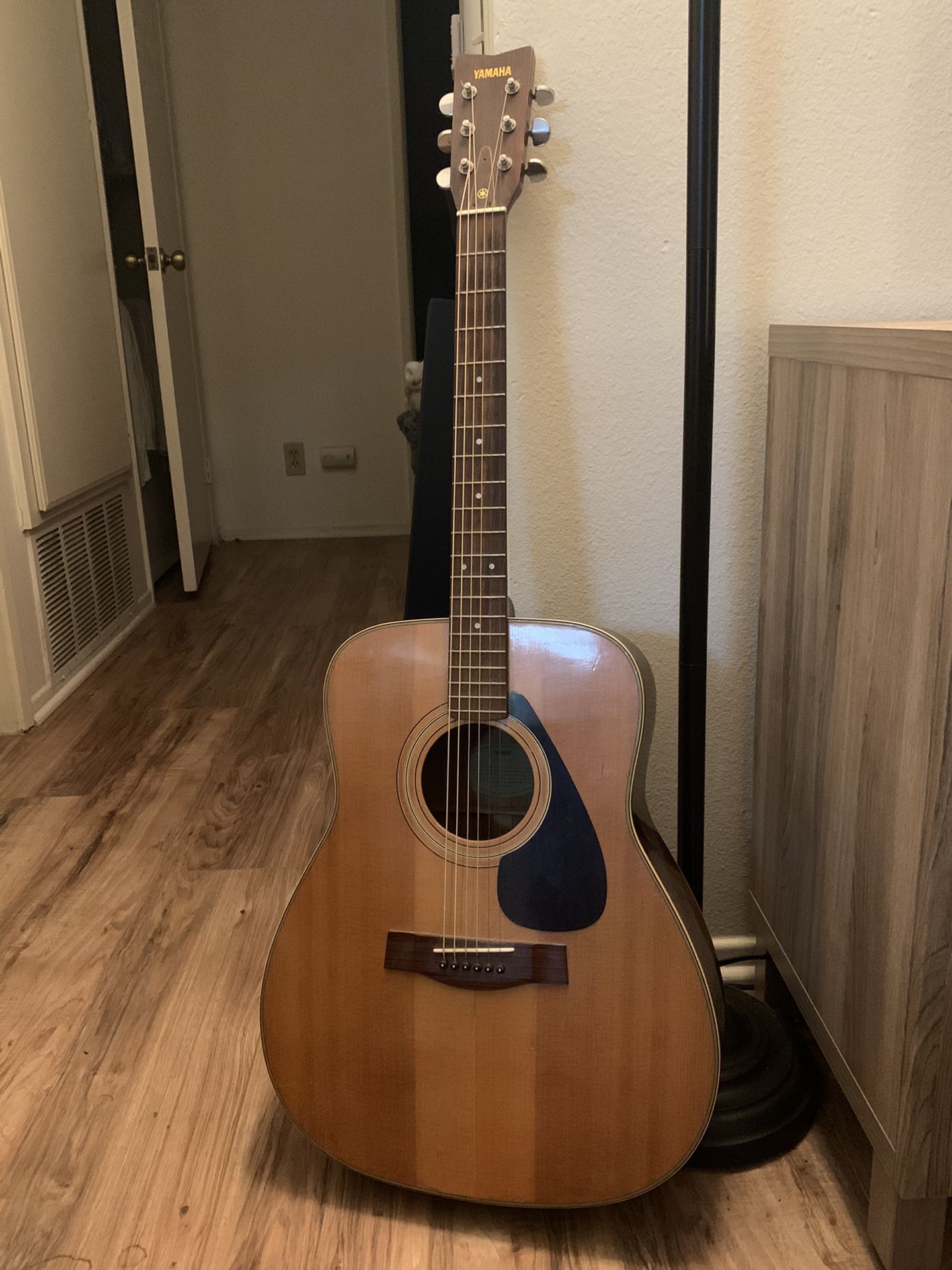 Yamaha FG-335 Acoustic Guitar