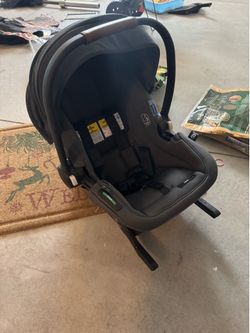 Graco Go Max Infant car seat