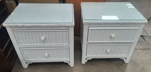 (Set Of 2)) Lexington Henry Link Coastal White(2-Drawer) Wicker Nightstands For Sale!!!