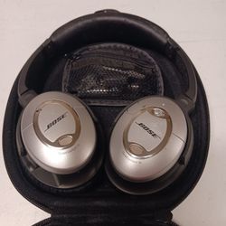 Bose Quiet Comfort 15 Wired Headphones W/ Case