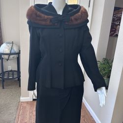 Vintage black Lilli Ann Paris / San Francisco fur collar suit. Just beautiful.