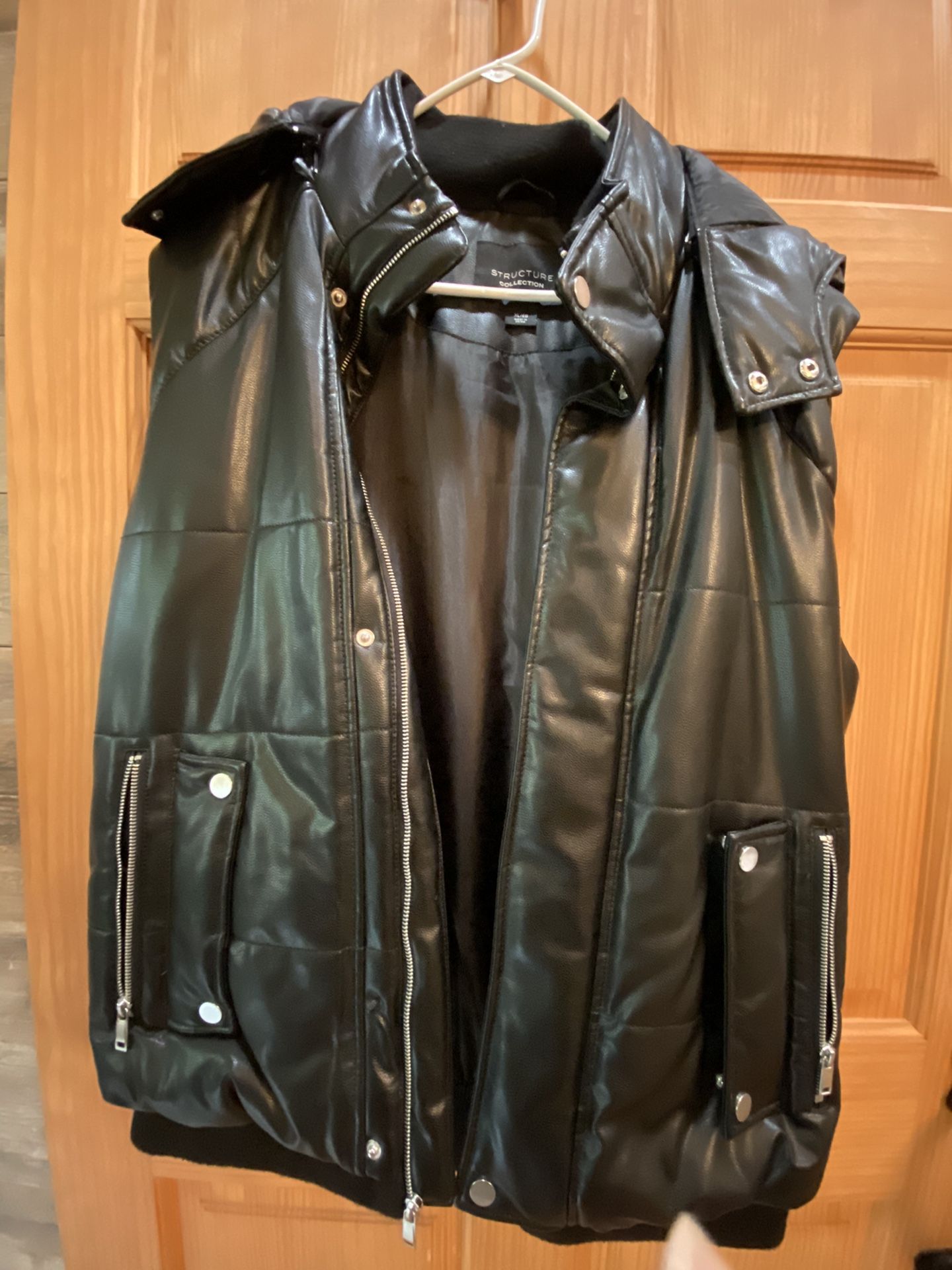 Mens puffy vest