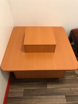 Display table w wheell