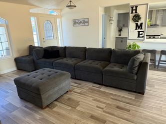 Thomasville Tisdale 6-piece modular sectional with storage ottoman