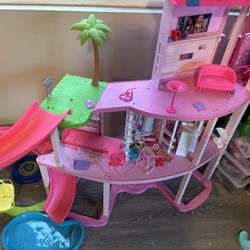 Barbie Dream House Pool Party