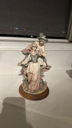 Armani figures