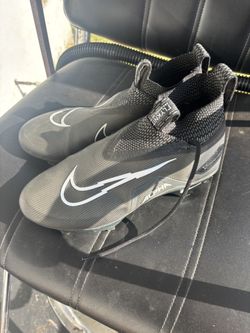 Black Nike Alpha 8.5 Football Cleats