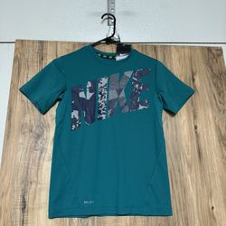 Nike T Shirt