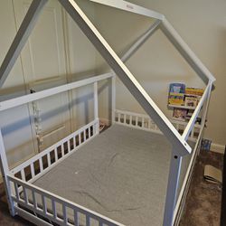 Toddler Bed With New Mattress 