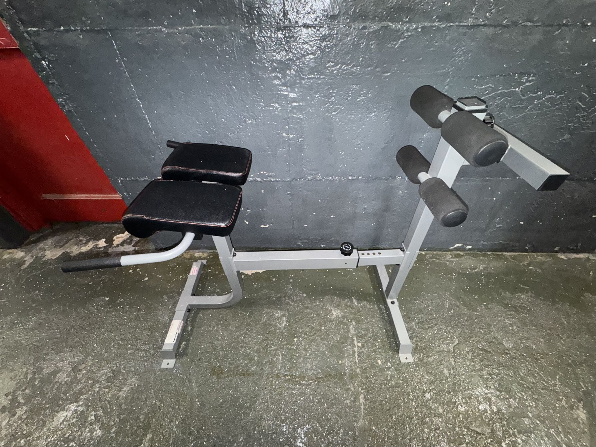 Hyper-Extension Bench / Roman Chair