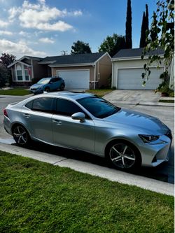 2017 Lexus IS