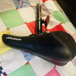 Hyper Saddle Bike Seat With Bike Seat Post & Reflector