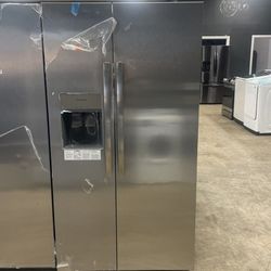 Frigidaire Side By Side Refrigerator W7
