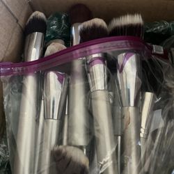 30 Makeup Brushes  Used 