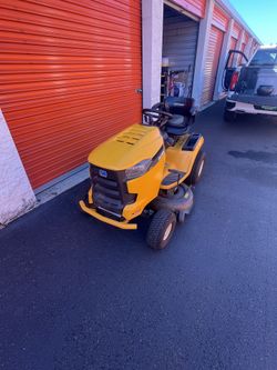 42”LX Cub Cadet XT2 Riding Lawn Mower