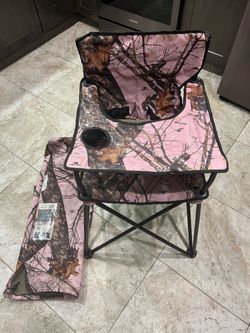 Mossy Oak Pink Camo Folding Camp Chair