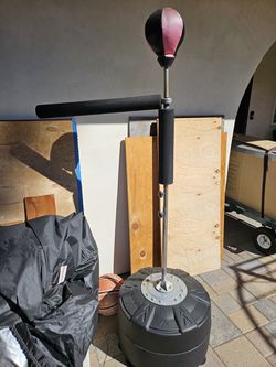 Kickboxing and punching bag stand $40