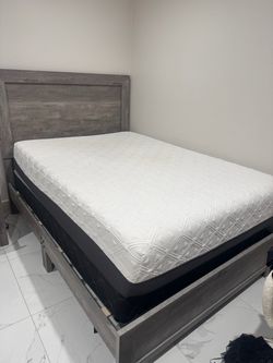 Gray Wood Bed Frame with 2x Nightstand