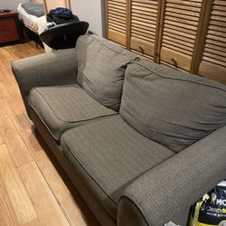 2 Person Couch/Pullout Bed 