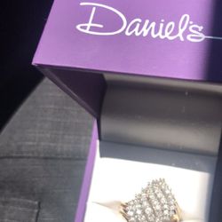 Diamonds  Rings are  A Girls Best Friend.True That It’s Christmas Time 👍 Classic Diamond Ring!!!!u