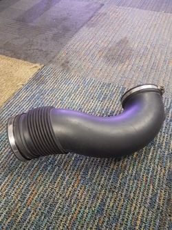 2006 BMW X5 V8 4.4L OEM Air Intake boot