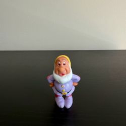 Mattel Disney Sneezy Dwarf Toy Figure PVC Snow White 1993 Cake Topper 2.25in