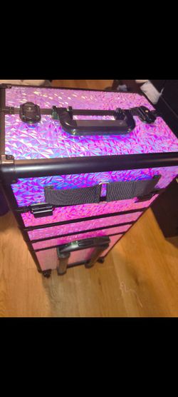 BIG MAKE UP CASE WITH WHEELS
