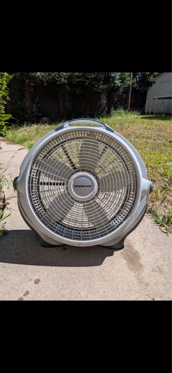 Lasko Wind Machine floor fan gray