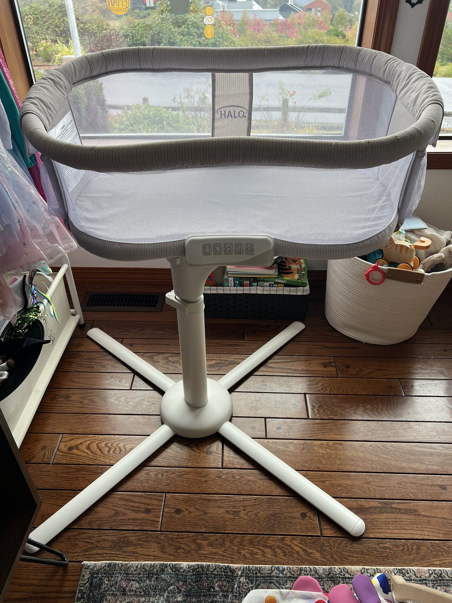 Bassinet- Halo
