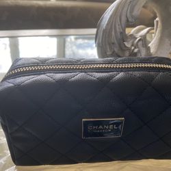Chanel Beauty Makeup Bag for Sale in New York, NY - OfferUp