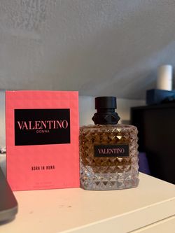 Valentino born in Roma donna aeu de perfum