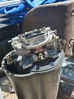 EDELBROCK AVS2 650CFM CARBURETOR..MANUAL CHOKE!! 160$