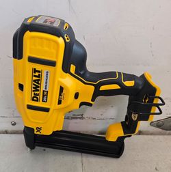 DEWALT
20V MAX XR Lithium-Ion Cordless 18-Gauge Narrow Crown Stapler (Tool Only)
