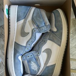 Air Jordan 1 Retro High OG Hyper Royal