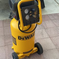 DEWALT 15 Gal. Portable Electric Air Compressor