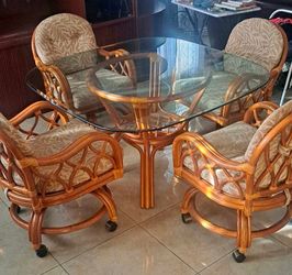 Dining set Rattan Glass-Top with 4 Swivel Caster Chairs