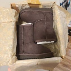 Ugg Boots For Girl Size 8
