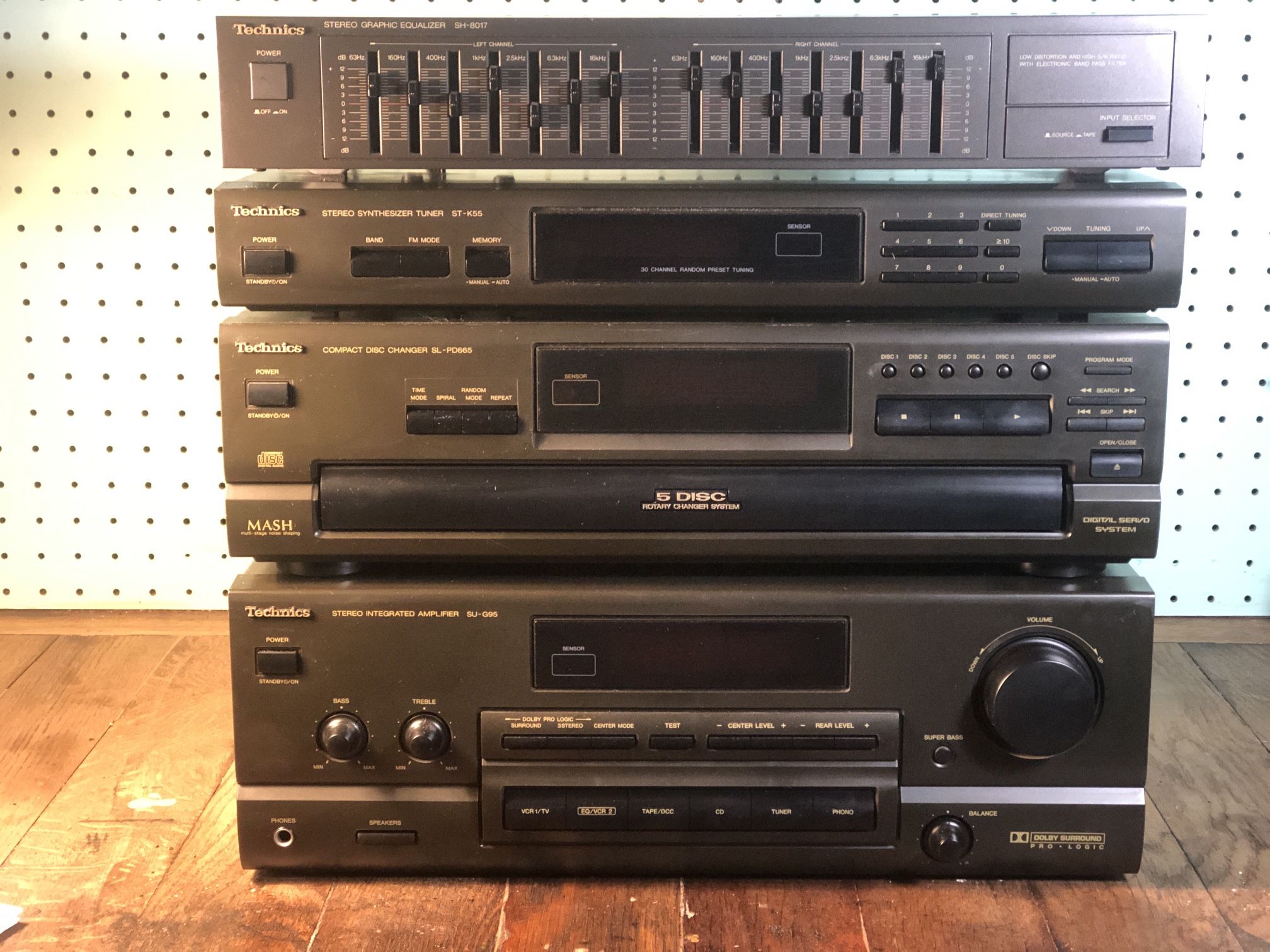 Complete Technics Component Stereo System 1995 w/ Matching Floor Speakers and Glass-Front Shelved Stereo Stand