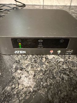 ATEN 2-Port Thunderbolt KVM Switch