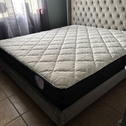 Queen Size Bed Frame With Mattress 